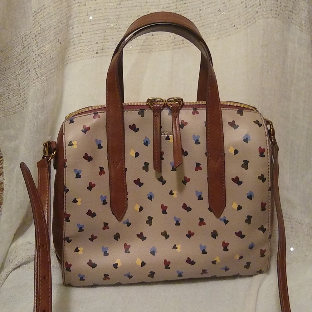 NWOT FOSSIL : Sydney Satchel Hearts
